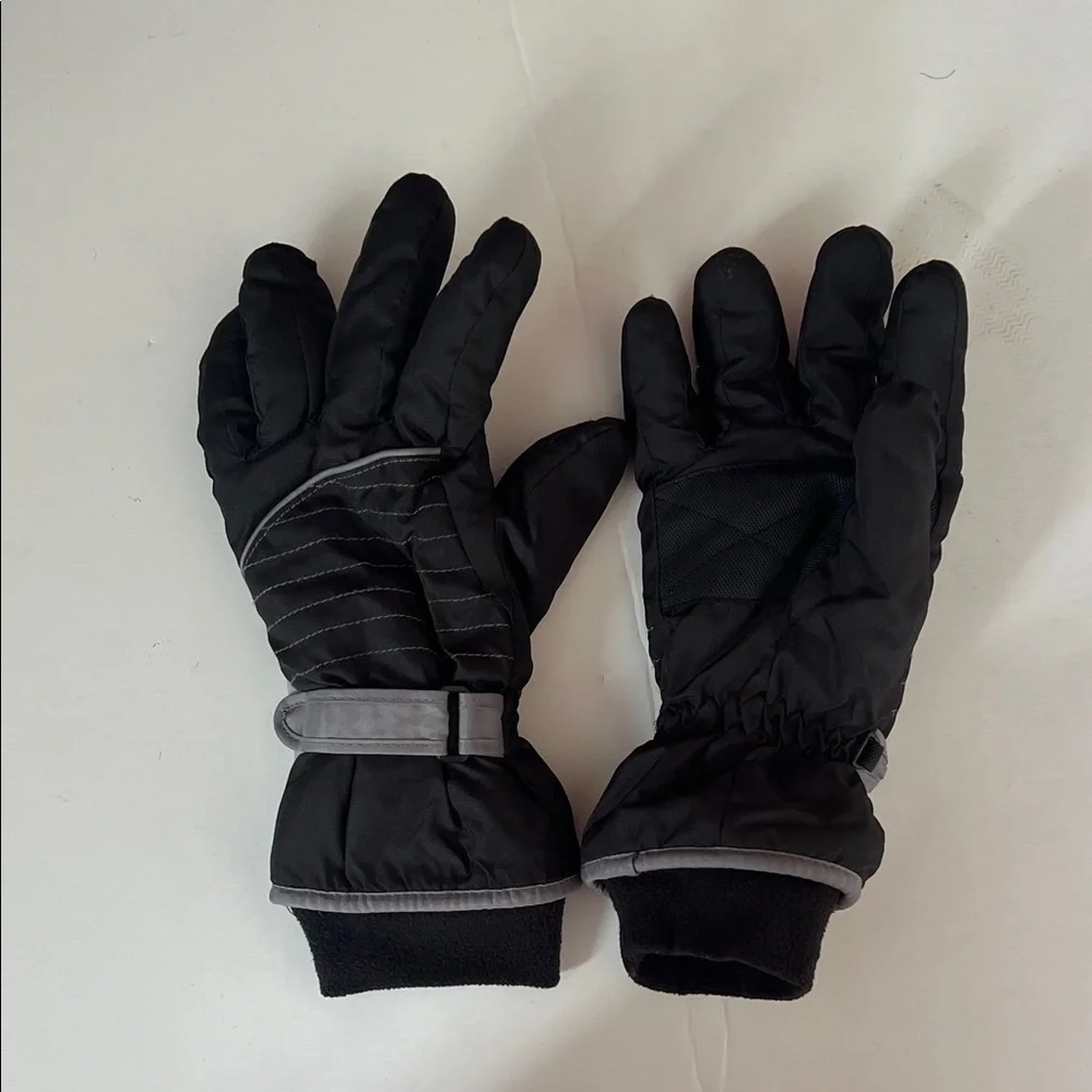 Kids Black Winter Gloves
